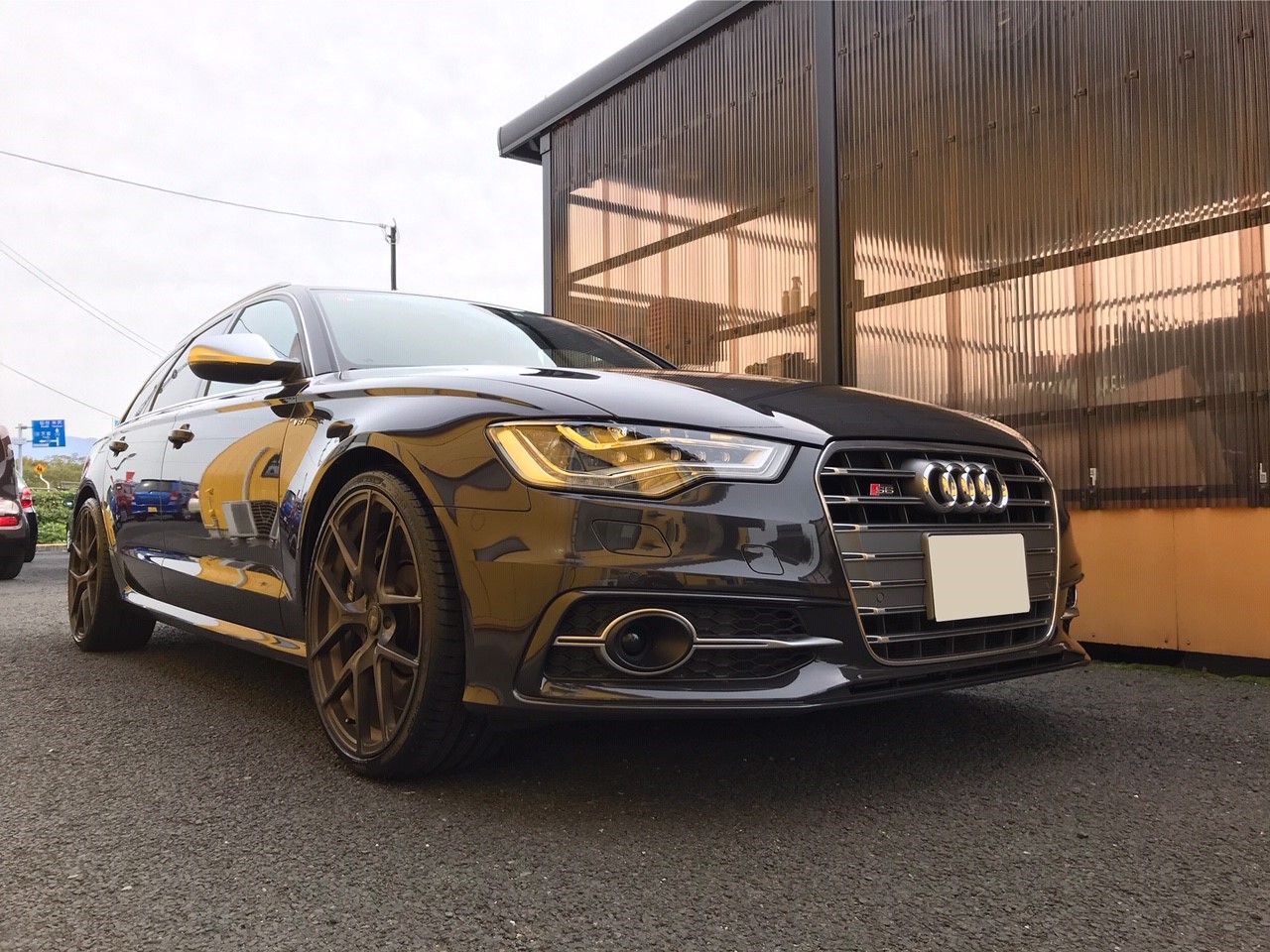 Audi S6 カスタム多数のアウディかっこいいです カスタムカー製作 新車 中古車販売 株式会社ブル